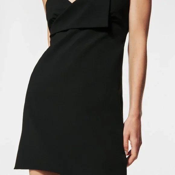 🆕 | Zara Surplice Dress in Black - Picture 4 of 10